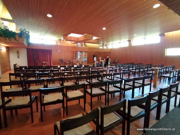 Hard St. Martin Kirche Vorarlberg Verabschiedung Trauerfeier Beerdigung Verabschiedung Totenwache Musik Kirche Solomusikerin Sängerin mit Gitarre www.trauer-musik.at www.gesangundgitarre.at Gesang Gitarre Yvonne Brugger Trauersängerin Kirchensängerin Kirche Trauerfeier Beerdigung Verabschiedung Vorarlberg Musik Kirche Sängerin mit Gitarre www.trauer-musik.at www.gesangundgitarre.at Gesang Gitarre Yvonne Brugger Trauersängerin Kirchensängerin