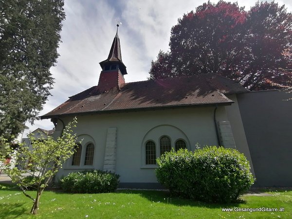 evangelische Kapelle Widnau Schweiz Verabschiedung Trauerfeier Beerdigung Verabschiedung Totenwache Musik Kirche Solomusikerin Sängerin mit Gitarre www.trauer-musik.at www.gesangundgitarre.at Gesang Gitarre Yvonne Brugger Trauersängerin Kirchensängerin Kirche Trauerfeier Beerdigung Verabschiedung Vorarlberg Musik Kirche Sängerin mit Gitarre www.trauer-musik.at www.gesangundgitarre.at Gesang Gitarre Yvonne Brugger Trauersängerin Kirchensängerin