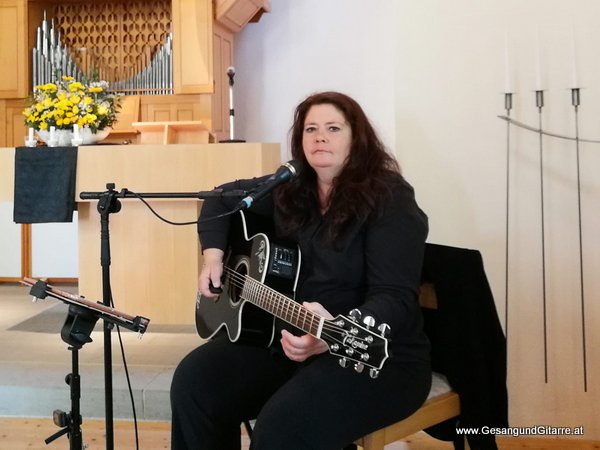 evangelische Kapelle Widnau Schweiz Verabschiedung Trauerfeier Beerdigung Verabschiedung Totenwache Musik Kirche Solomusikerin Sängerin mit Gitarre www.trauer-musik.at www.gesangundgitarre.at Gesang Gitarre Yvonne Brugger Trauersängerin Kirchensängerin Kirche Trauerfeier Beerdigung Verabschiedung Vorarlberg Musik Kirche Sängerin mit Gitarre www.trauer-musik.at www.gesangundgitarre.at Gesang Gitarre Yvonne Brugger Trauersängerin Kirchensängerin