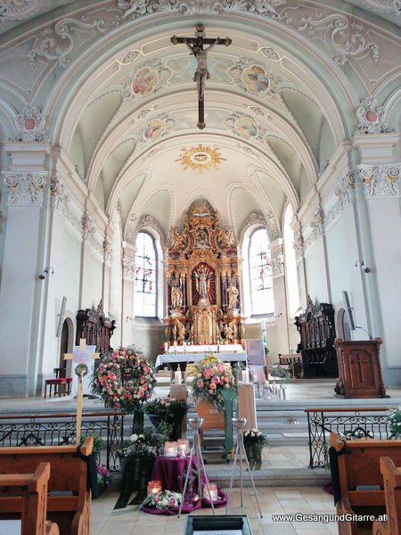 Höchst Pfarrkirche Kirche Vorarlberg Verabschiedung Trauerfeier Beerdigung Verabschiedung Totenwache Musik Kirche Solomusikerin Sängerin mit Gitarre www.trauer-musik.at www.gesangundgitarre.at Gesang Gitarre Yvonne Brugger Trauersängerin Kirchensängerin Kirche Trauerfeier Beerdigung Verabschiedung Vorarlberg Musik Kirche Sängerin mit Gitarre www.trauer-musik.at www.gesangundgitarre.at Gesang Gitarre Yvonne Brugger Trauersängerin Kirchensängerin