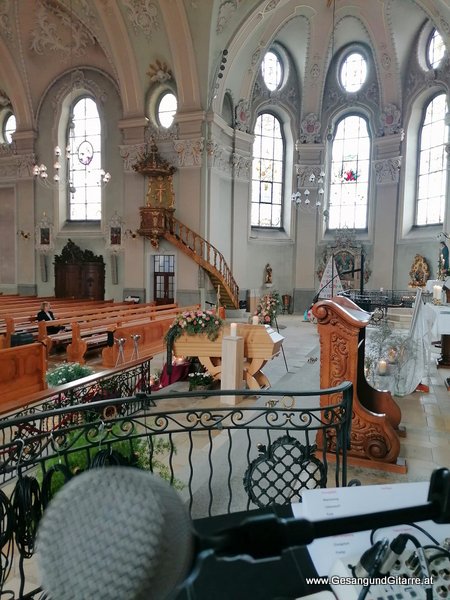 Höchst Pfarrkirche Kirche Vorarlberg Verabschiedung Trauerfeier Beerdigung Verabschiedung Totenwache Musik Kirche Solomusikerin Sängerin mit Gitarre www.trauer-musik.at www.gesangundgitarre.at Gesang Gitarre Yvonne Brugger Trauersängerin Kirchensängerin Kirche Trauerfeier Beerdigung Verabschiedung Vorarlberg Musik Kirche Sängerin mit Gitarre www.trauer-musik.at www.gesangundgitarre.at Gesang Gitarre Yvonne Brugger Trauersängerin Kirchensängerin