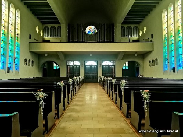  Kirche Netstal Schweiz Trauung Musik Solomusikerin Sängerin Hochzeitssängerin Hochzeit Trauung Vorarlberg Kirche www.gesangundgitarre.at Gesang Gitarre Yvonne Brugger