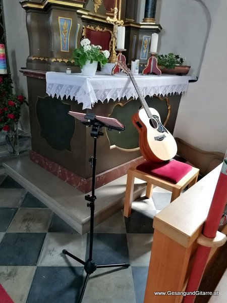 St. Anna Kirche Kapelle Rankweil Brederis Taufsängerin Sängerin mit Gitarre Taufe Musik Taufmusik Bodensee Musikerin Gitarre Gesang Kirche Taufsängerin Vorarlberg www.gesangundgitarre.at Gesang Gitarre Yvonne Brugger