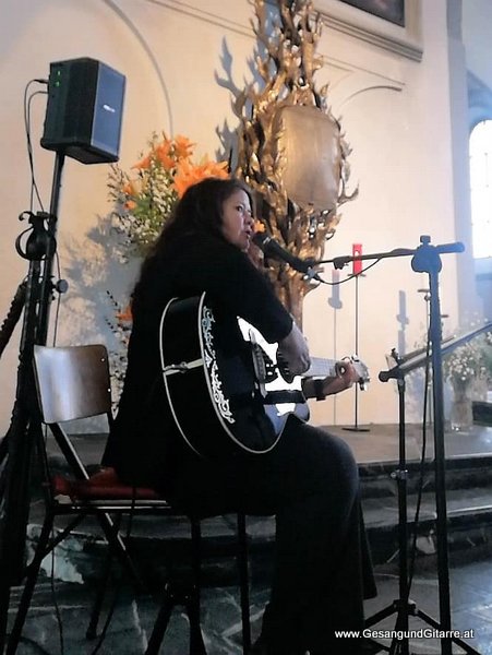 Kirche Basilika Rankweil Vorarlberg Verabschiedung Trauerfeier Beerdigung Verabschiedung Totenwache Musik Kirche Solomusikerin Sängerin mit Gitarre www.trauer-musik.at www.gesangundgitarre.at Gesang Gitarre Yvonne Brugger Trauersängerin Kirchensängerin Kirche Trauerfeier Beerdigung Verabschiedung Vorarlberg Musik Kirche Sängerin mit Gitarre www.trauer-musik.at www.gesangundgitarre.at Gesang Gitarre Yvonne Brugger Trauersängerin Kirchensängerin