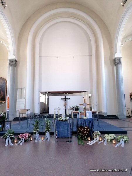 Kirche Hard Vorarlberg Verabschiedung Trauerfeier Beerdigung Verabschiedung Totenwache Musik Kirche Solomusikerin Sängerin mit Gitarre www.trauer-musik.at www.gesangundgitarre.at Gesang Gitarre Yvonne Brugger Trauersängerin Kirchensängerin Kirche Trauerfeier Beerdigung Verabschiedung Vorarlberg Musik Kirche Sängerin mit Gitarre www.trauer-musik.at www.gesangundgitarre.at Gesang Gitarre Yvonne Brugger Trauersängerin Kirchensängerin