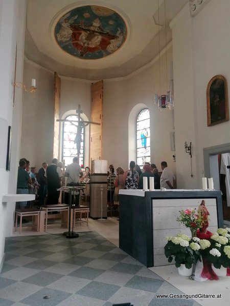 Kirche Balderschwang Oberallgäu Allgäu Taufsängerin Sängerin mit Gitarre Taufe Musik Taufmusik Bodensee Musikerin Gitarre Gesang Kirche Taufsängerin Vorarlberg www.gesangundgitarre.at Gesang Gitarre Yvonne Brugger