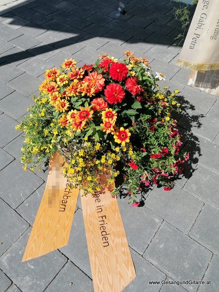 Friedhof Tannau Tettnang Allgäu Verabschiedung Trauerfeier Beerdigung Verabschiedung Totenwache Musik Kirche Solomusikerin Sängerin mit Gitarre www.trauer-musik.at www.gesangundgitarre.at Gesang Gitarre Yvonne Brugger Trauersängerin Kirchensängerin Kirche Trauerfeier Beerdigung Verabschiedung Vorarlberg Musik Kirche Sängerin mit Gitarre www.trauer-musik.at www.gesangundgitarre.at Gesang Gitarre Yvonne Brugger Trauersängerin Kirchensängerin