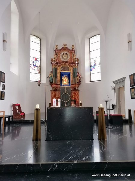 Kirche Basilika Maria Bildstein Taufsängerin Sängerin mit Gitarre Taufe Musik Taufmusik Bodensee Musikerin Gitarre Gesang Kirche Taufsängerin Vorarlberg www.gesangundgitarre.at Gesang Gitarre Yvonne Brugger