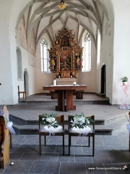 Trauung Kirche St. Arbogast Götzis Agape Musik Solomusikerin Sängerin Hochzeitssängerin Hochzeit Trauung Vorarlberg Kirche www.gesangundgitarre.at Gesang Gitarre Yvonne Brugger