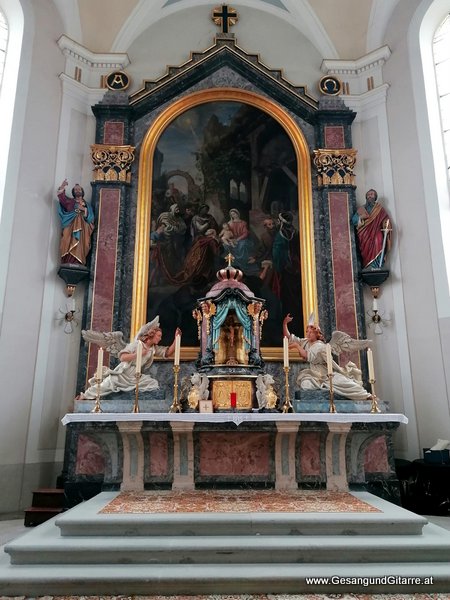 Kirche Hittisau Taufsängerin Sängerin mit Gitarre Taufe Musik Taufmusik Bodensee Musikerin Gitarre Gesang Kirche Taufsängerin Vorarlberg www.gesangundgitarre.at Gesang Gitarre Yvonne Brugger