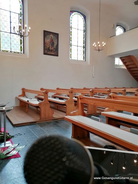 Kirche St. Rochus Kapelle Hohenems Emsreute Trauerfeier Beerdigung Verabschiedung Totenwache Musik Kirche Solomusikerin Sängerin mit Gitarre www.trauer-musik.at www.gesangundgitarre.at Gesang Gitarre Yvonne Brugger Trauersängerin Kirchensängerin Kirche Trauerfeier Beerdigung Verabschiedung Vorarlberg Musik Kirche Sängerin mit Gitarre www.trauer-musik.at www.gesangundgitarre.at Gesang Gitarre Yvonne Brugger Trauersängerin Kirchensängerin