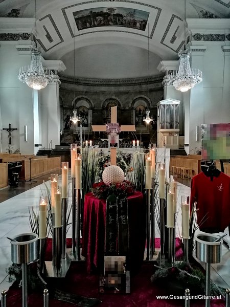 Kirche St. Martin Dornbirn Trauerfeier Beerdigung Verabschiedung Totenwache Musik Kirche Solomusikerin Sängerin mit Gitarre www.trauer-musik.at www.gesangundgitarre.at Gesang Gitarre Yvonne Brugger Trauersängerin Kirchensängerin Kirche Trauerfeier Beerdigung Verabschiedung Vorarlberg Musik Kirche Sängerin mit Gitarre www.trauer-musik.at www.gesangundgitarre.at Gesang Gitarre Yvonne Brugger Trauersängerin Kirchensängerin