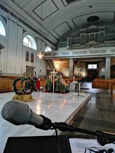 Kirche St. Martin Dornbirn Trauerfeier Beerdigung Verabschiedung Totenwache Musik Kirche Solomusikerin Sängerin mit Gitarre www.trauer-musik.at www.gesangundgitarre.at Gesang Gitarre Yvonne Brugger Trauersängerin Kirchensängerin Kirche Trauerfeier Beerdigung Verabschiedung Vorarlberg Musik Kirche Sängerin mit Gitarre www.trauer-musik.at www.gesangundgitarre.at Gesang Gitarre Yvonne Brugger Trauersängerin Kirchensängerin