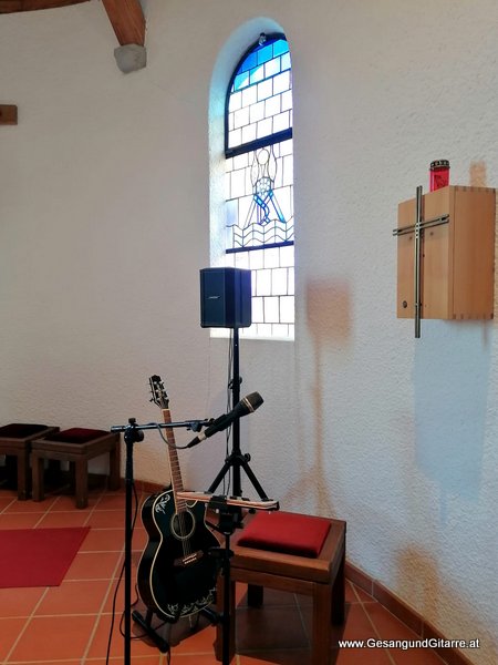 Kirche Kapelle Fatima Alberschwende Taufsängerin Sängerin mit Gitarre Taufe Musik Taufmusik Bodensee Musikerin Gitarre Gesang Kirche Taufsängerin Vorarlberg www.gesangundgitarre.at Gesang Gitarre Yvonne Brugger