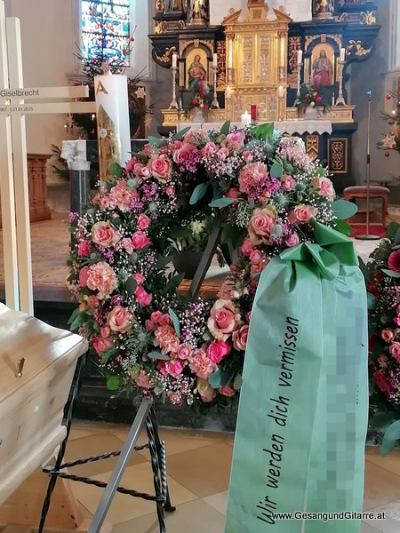 Au Bregenzerwald Kirche Vorarlberg Verabschiedung Trauerfeier Beerdigung Verabschiedung Totenwache Musik Kirche Solomusikerin Sängerin mit Gitarre www.trauer-musik.at www.gesangundgitarre.at Gesang Gitarre Yvonne Brugger Trauersängerin Kirchensängerin Kirche Trauerfeier Beerdigung Verabschiedung Vorarlberg Musik Kirche Sängerin mit Gitarre www.trauer-musik.at www.gesangundgitarre.at Gesang Gitarre Yvonne Brugger Trauersängerin Kirchensängerin