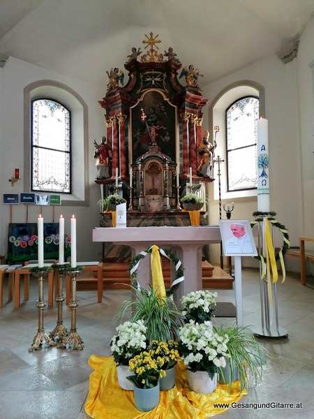 Kirche Meiningen Taufsängerin Sängerin mit Gitarre Taufe Musik Taufmusik Bodensee Musikerin Gitarre Gesang Kirche Taufsängerin Vorarlberg www.gesangundgitarre.at Gesang Gitarre Yvonne Brugger