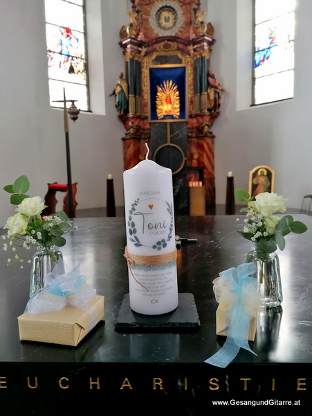 Kirche Basilika Maria Bildstein Taufsängerin Sängerin mit Gitarre Taufe Musik Taufmusik Bodensee Musikerin Gitarre Gesang Kirche Taufsängerin Vorarlberg www.gesangundgitarre.at Gesang Gitarre Yvonne Brugger