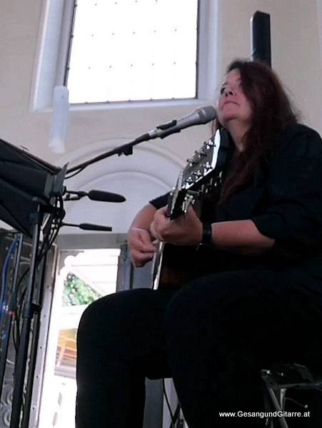 Kirche St. Sebastian Hard Vorarlberg Verabschiedung Trauerfeier Beerdigung Verabschiedung Totenwache Musik Kirche Solomusikerin Sängerin mit Gitarre www.trauer-musik.at www.gesangundgitarre.at Gesang Gitarre Yvonne Brugger Trauersängerin Kirchensängerin Kirche Trauerfeier Beerdigung Verabschiedung Vorarlberg Musik Kirche Sängerin mit Gitarre www.trauer-musik.at www.gesangundgitarre.at Gesang Gitarre Yvonne Brugger Trauersängerin Kirchensängerin