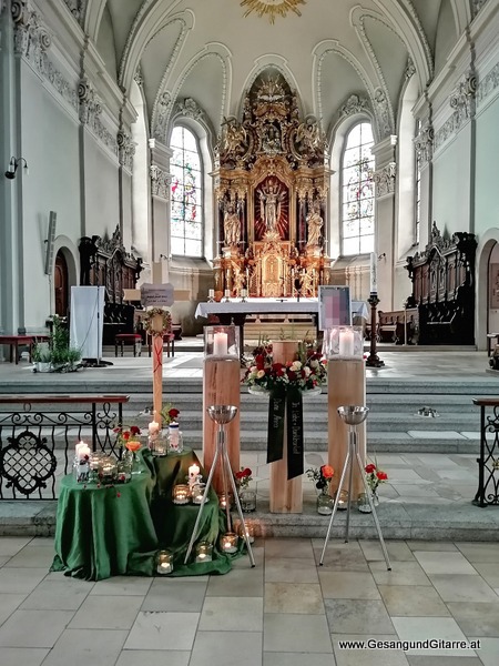 Kirche St. Johann Höchst Vorarlberg Verabschiedung Trauerfeier Beerdigung Verabschiedung Totenwache Musik Kirche Solomusikerin Sängerin mit Gitarre www.trauer-musik.at www.gesangundgitarre.at Gesang Gitarre Yvonne Brugger Trauersängerin Kirchensängerin Kirche Trauerfeier Beerdigung Verabschiedung Vorarlberg Musik Kirche Sängerin mit Gitarre www.trauer-musik.at www.gesangundgitarre.at Gesang Gitarre Yvonne Brugger Trauersängerin Kirchensängerin