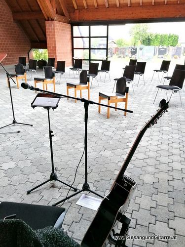 Musik am Grab Sängerin Vorarlberg Lustenau Friedhof Verabschiedung Beisetzung Trauerfeier
